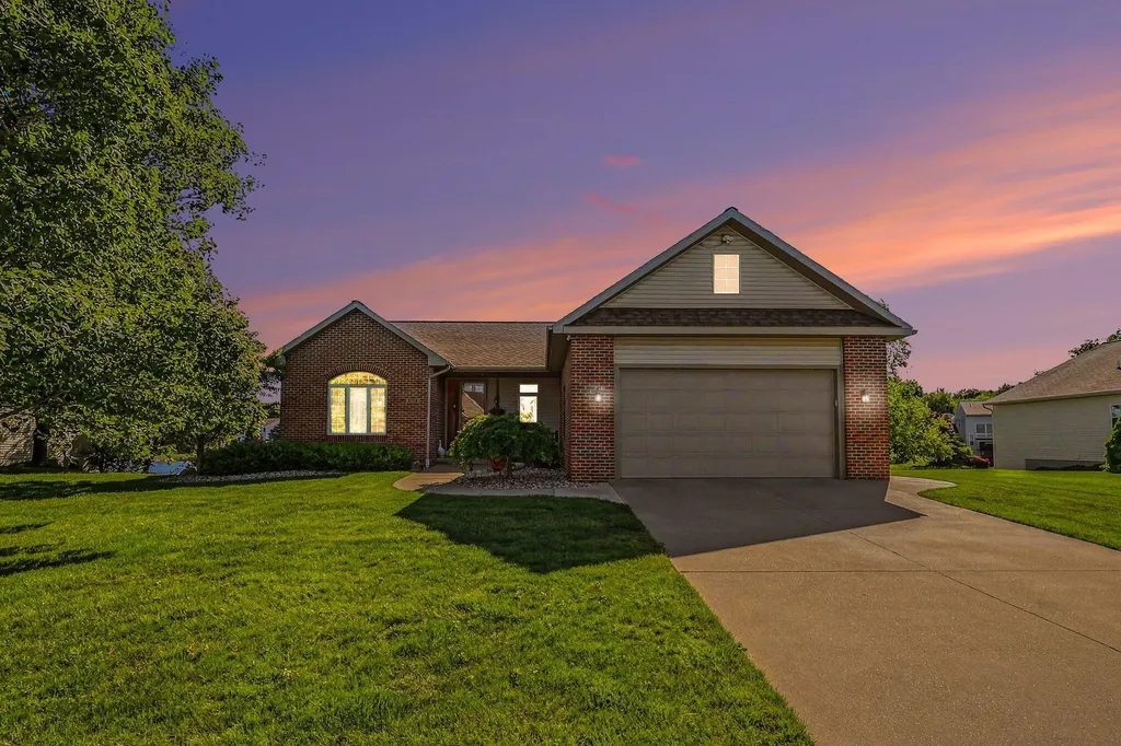 6758 Windflower Way Norton Shores City MI 49444