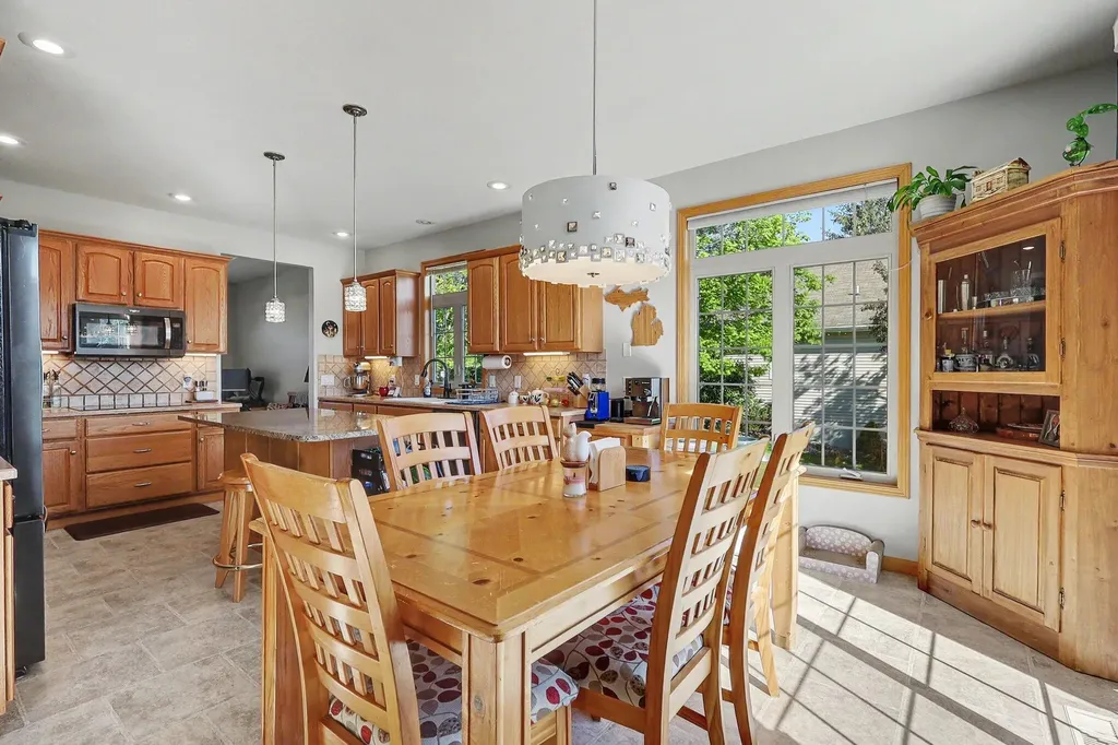 6758 Windflower Way Norton Shores City MI 49444
