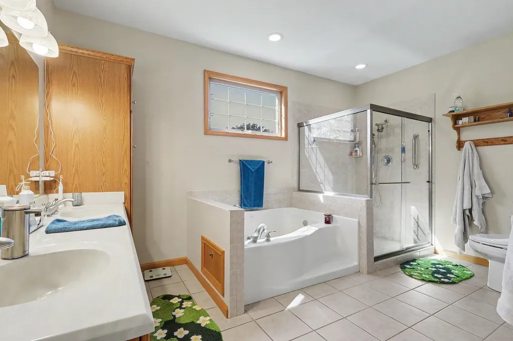 6758 Windflower Way Norton Shores City MI 49444