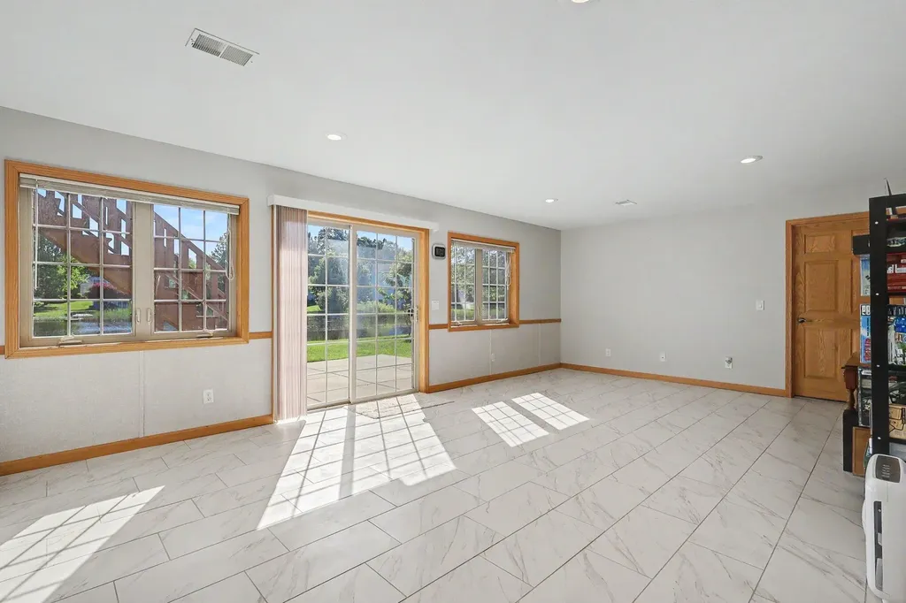 6758 Windflower Way Norton Shores City MI 49444