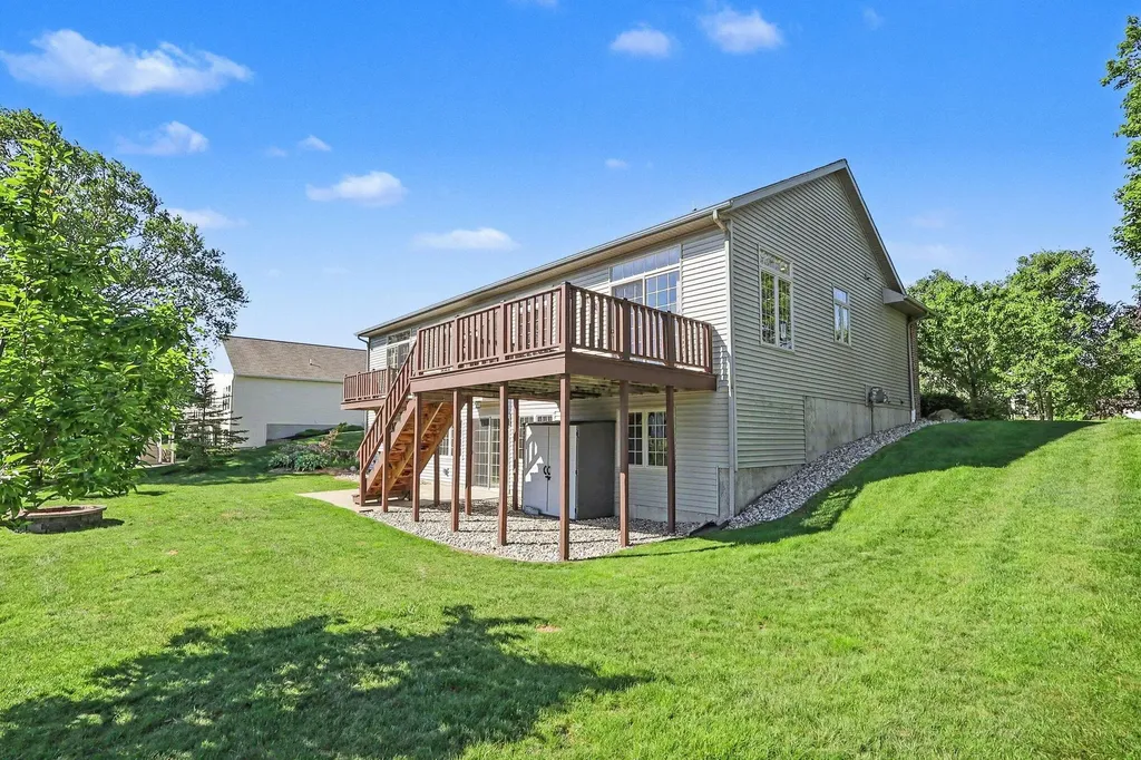 6758 Windflower Way Norton Shores City MI 49444