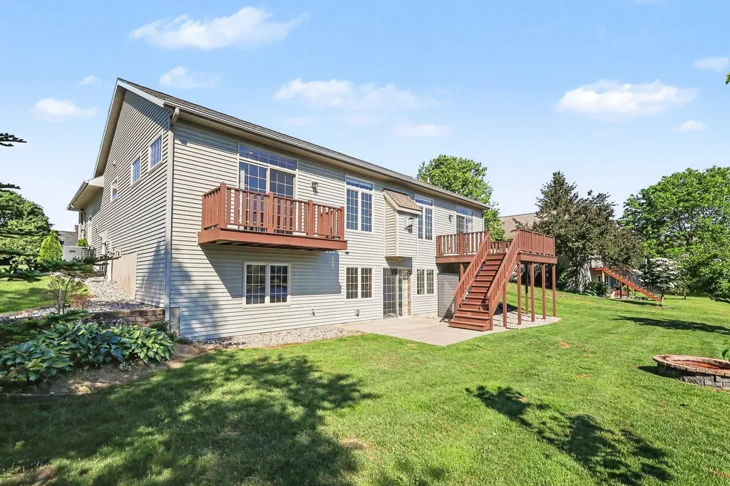 6758 Windflower Way Norton Shores City MI 49444