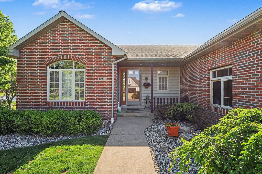6758 Windflower Way Norton Shores City MI 49444