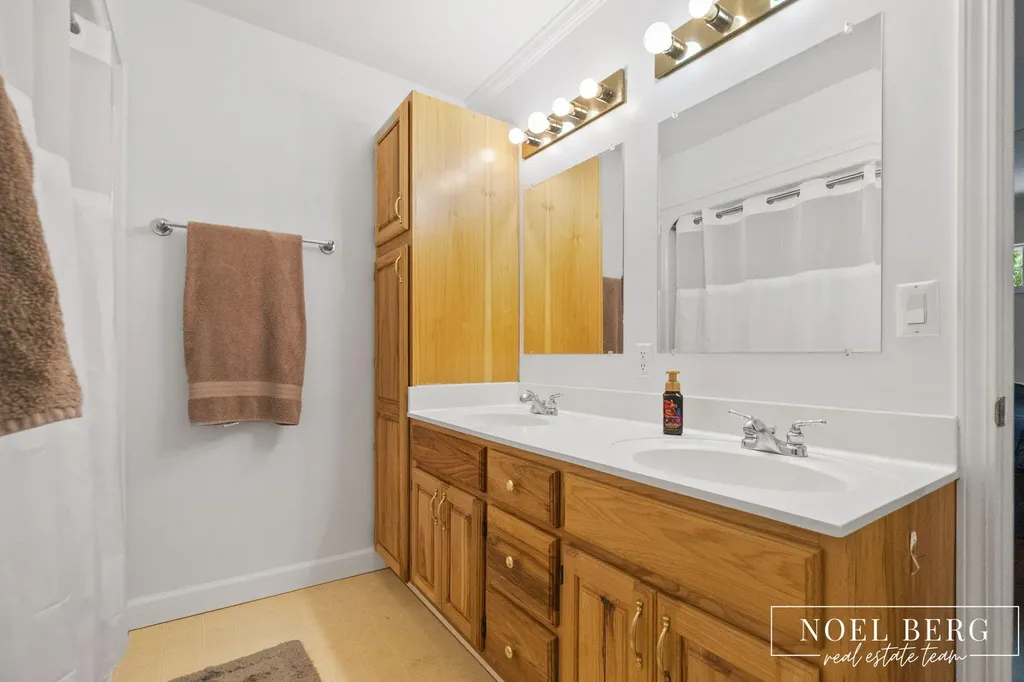 3535 S Sheridan Drive Fruitport Charter Township MI 49444