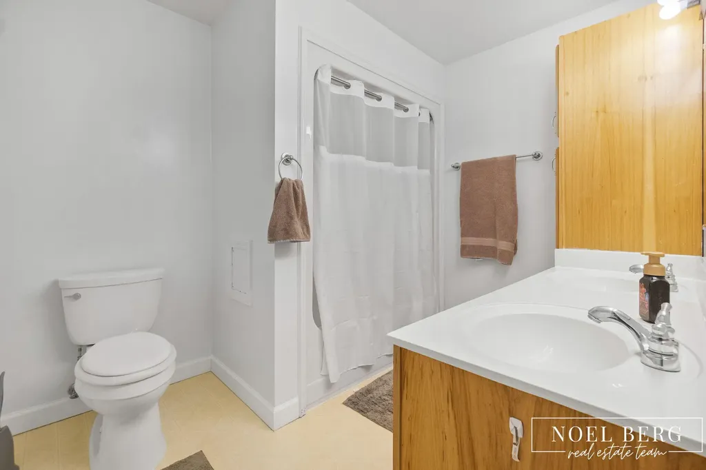 3535 S Sheridan Drive Fruitport Charter Township MI 49444