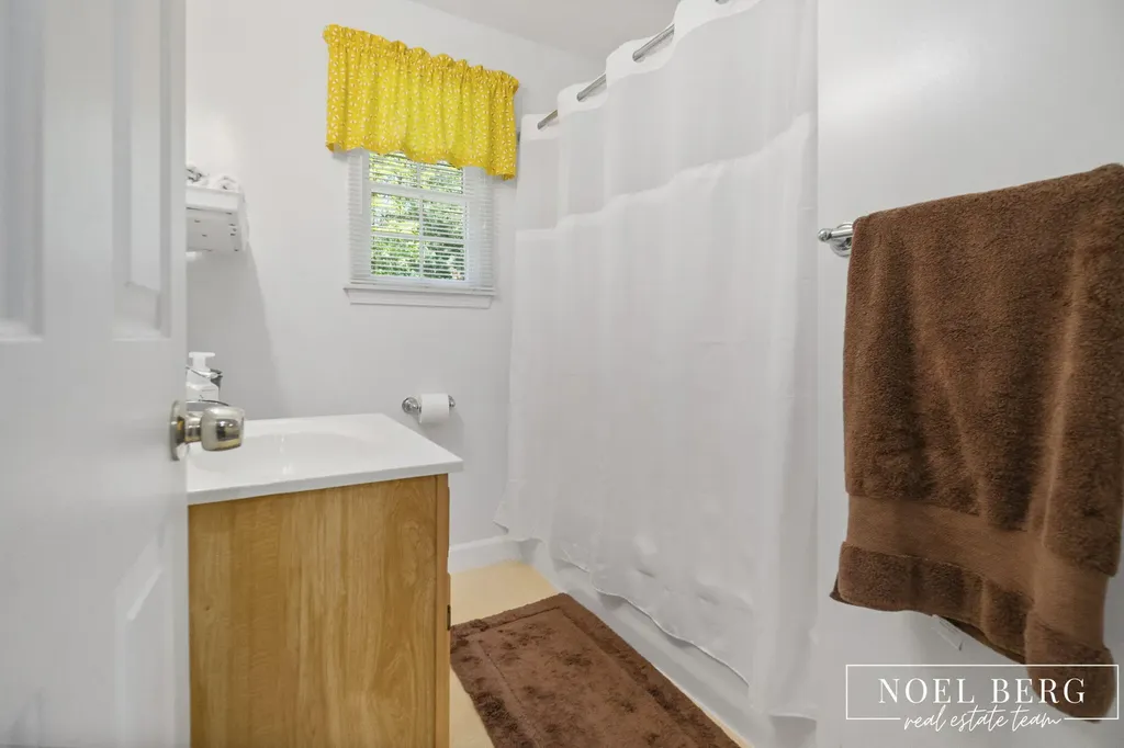 3535 S Sheridan Drive Fruitport Charter Township MI 49444