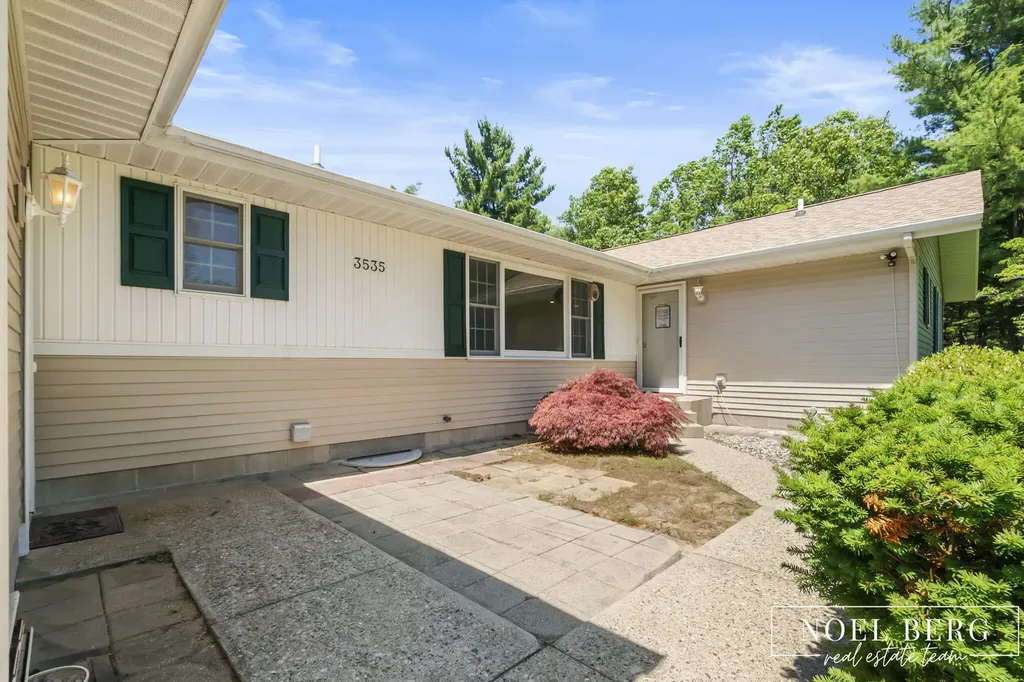3535 S Sheridan Drive Fruitport Charter Township MI 49444