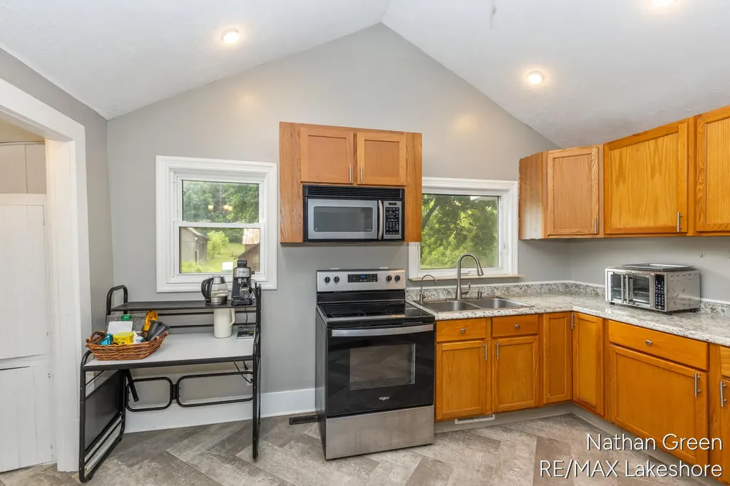 2122 Coats Grove Road Barry Township MI 49058