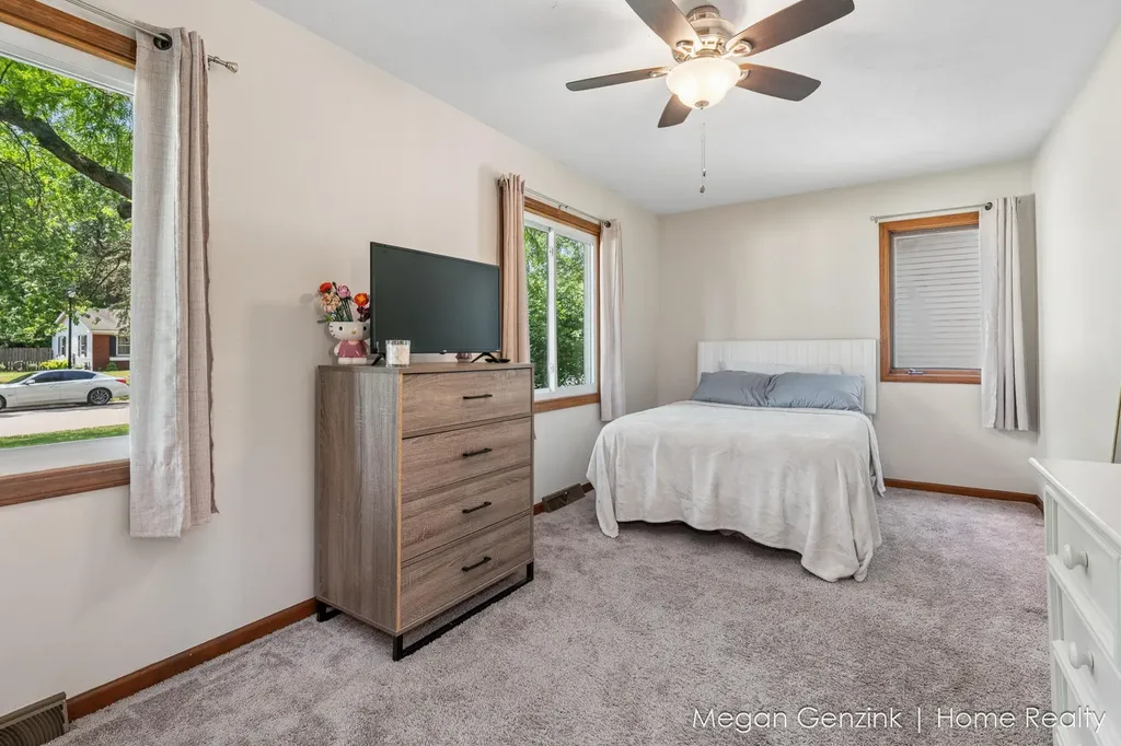 195 Surry Oak Drive Holland Charter Township MI 49424
