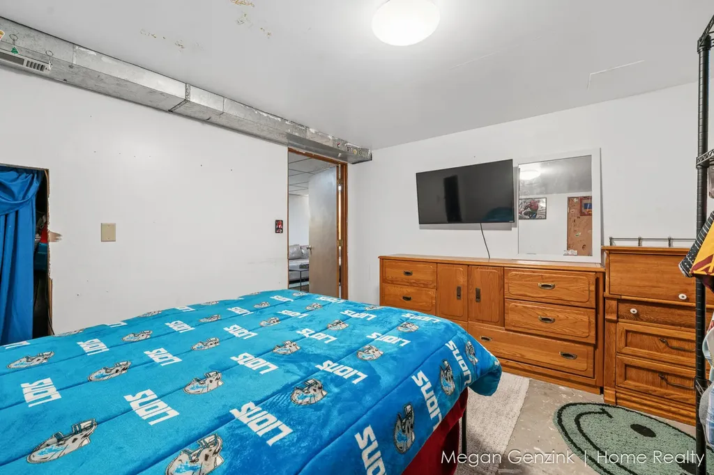 195 Surry Oak Drive Holland Charter Township MI 49424