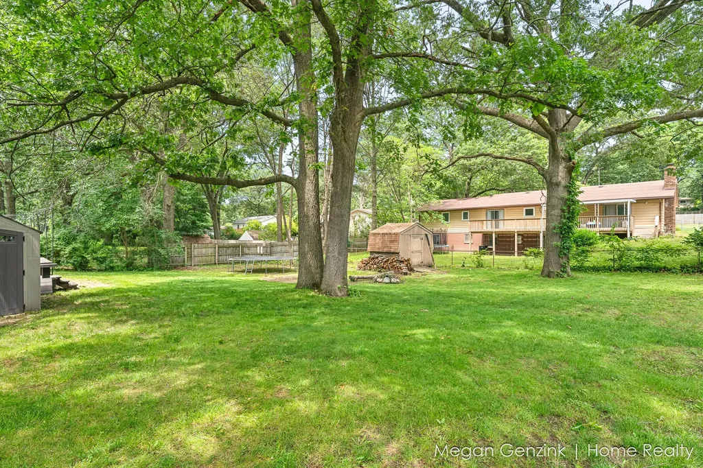 195 Surry Oak Drive Holland Charter Township MI 49424