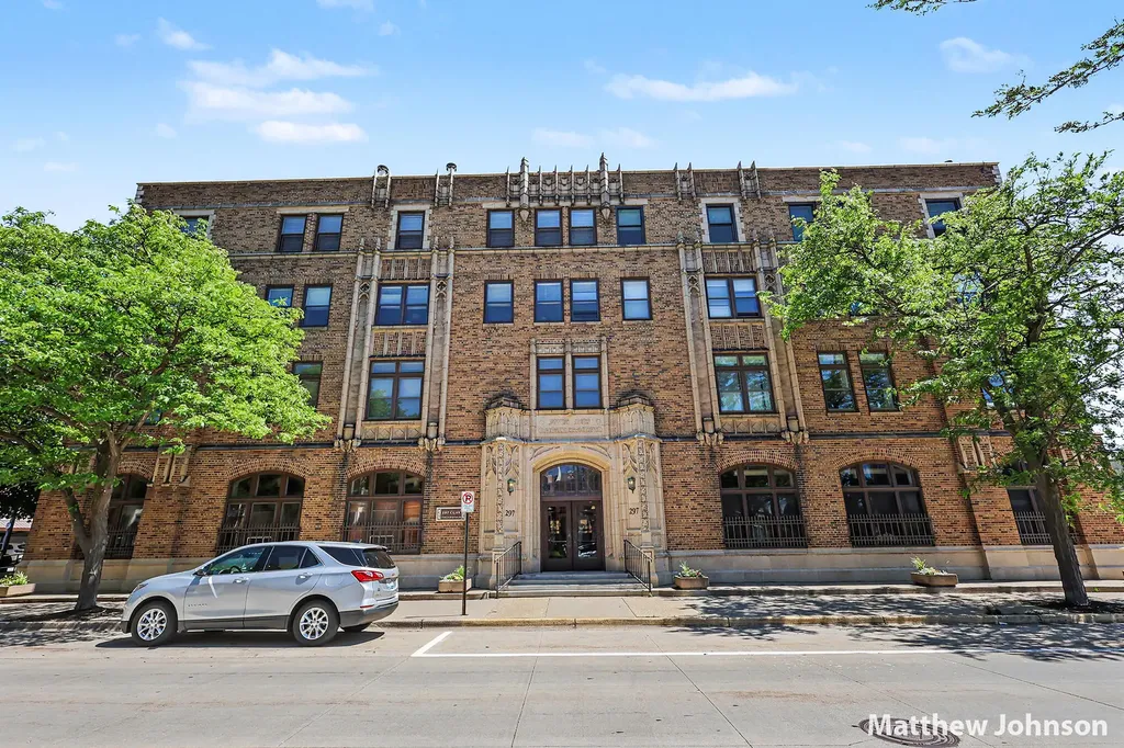 297 W Clay Avenue Muskegon City MI 49440