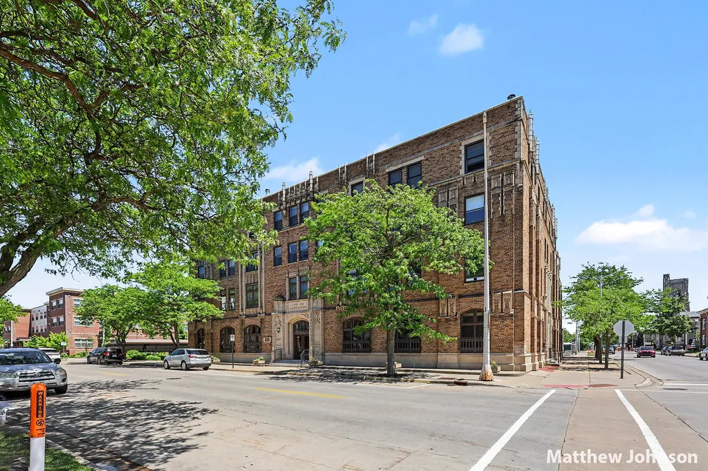297 W Clay Avenue Muskegon City MI 49440