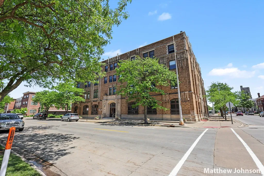 297 W Clay Avenue Muskegon City MI 49440