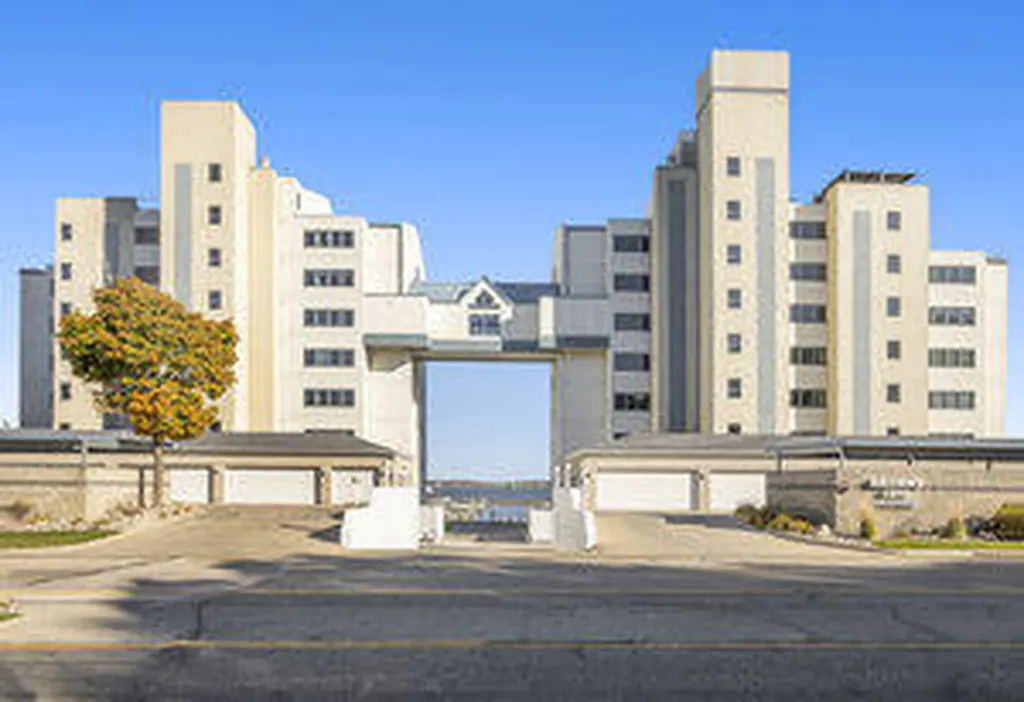 2964 Lakeshore Drive Muskegon City MI 49441