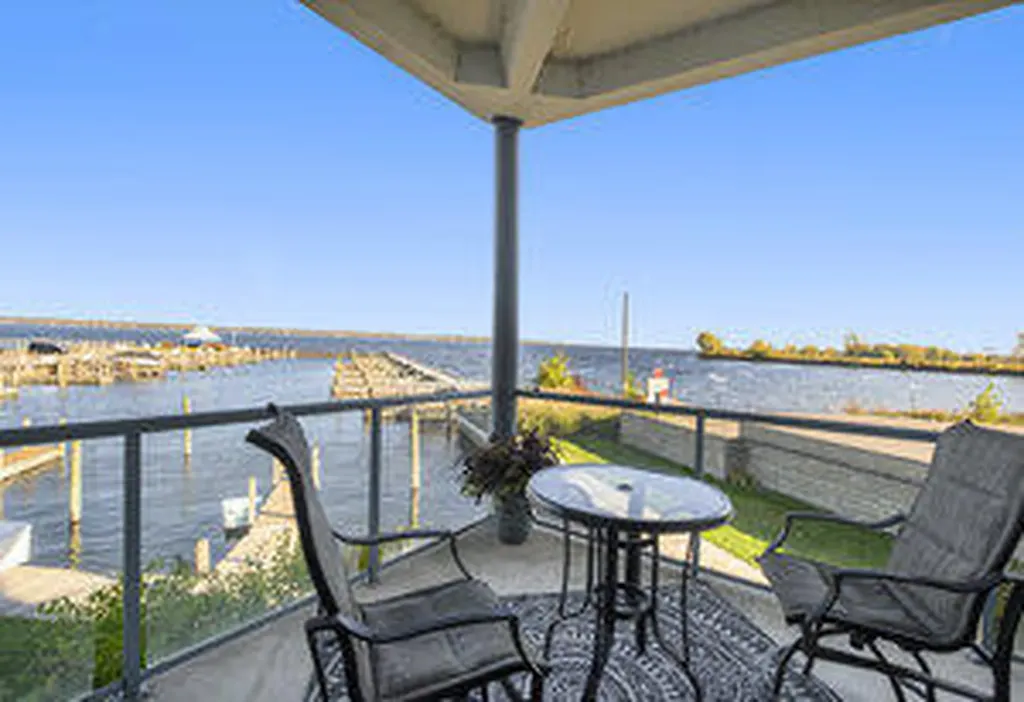 2964 Lakeshore Drive Muskegon City MI 49441