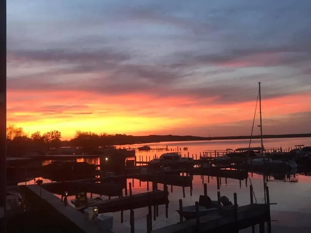 2964 Lakeshore Drive Muskegon City MI 49441