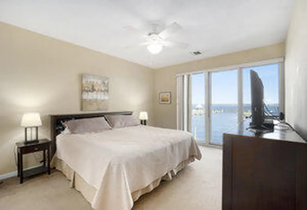 2964 Lakeshore Drive Muskegon City MI 49441
