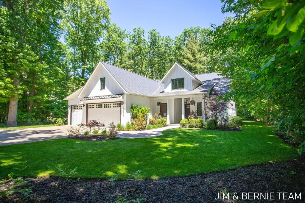 6225 Lighthouse Court Saugatuck Township MI 49453