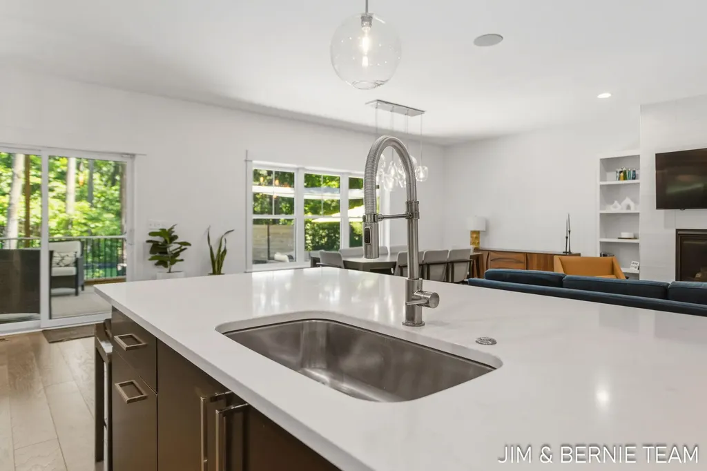 6225 Lighthouse Court Saugatuck Township MI 49453