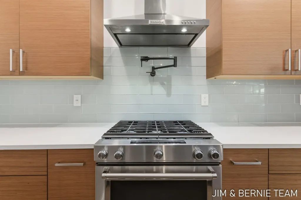 6225 Lighthouse Court Saugatuck Township MI 49453