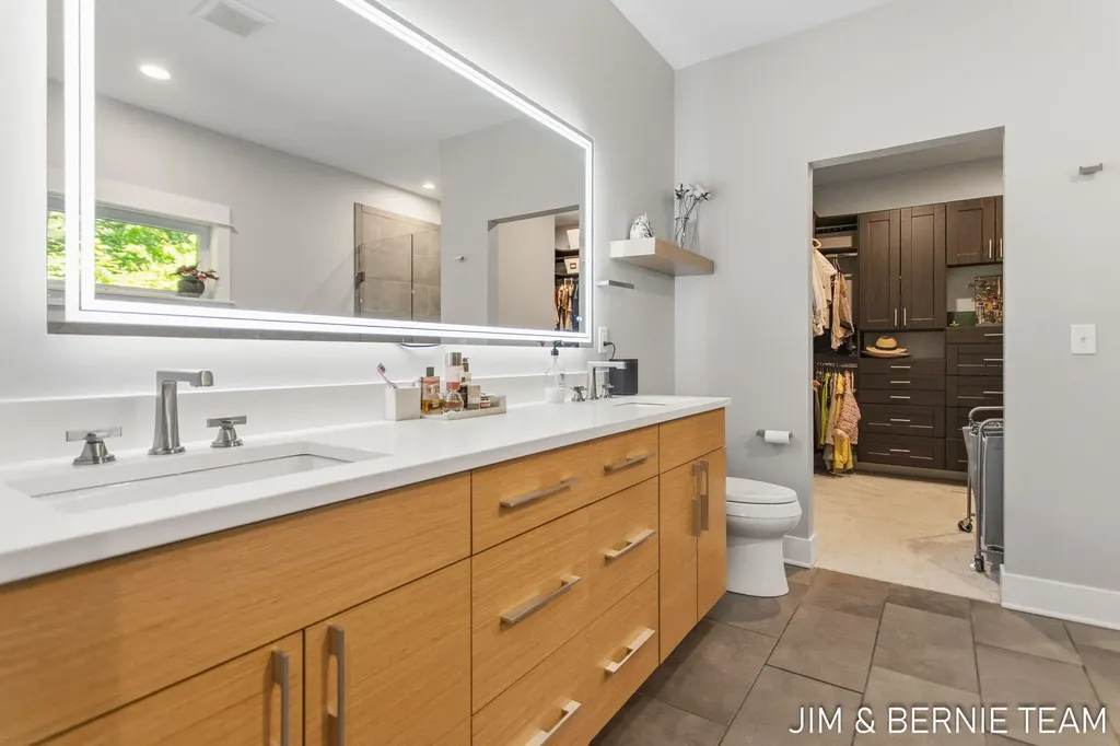 6225 Lighthouse Court Saugatuck Township MI 49453