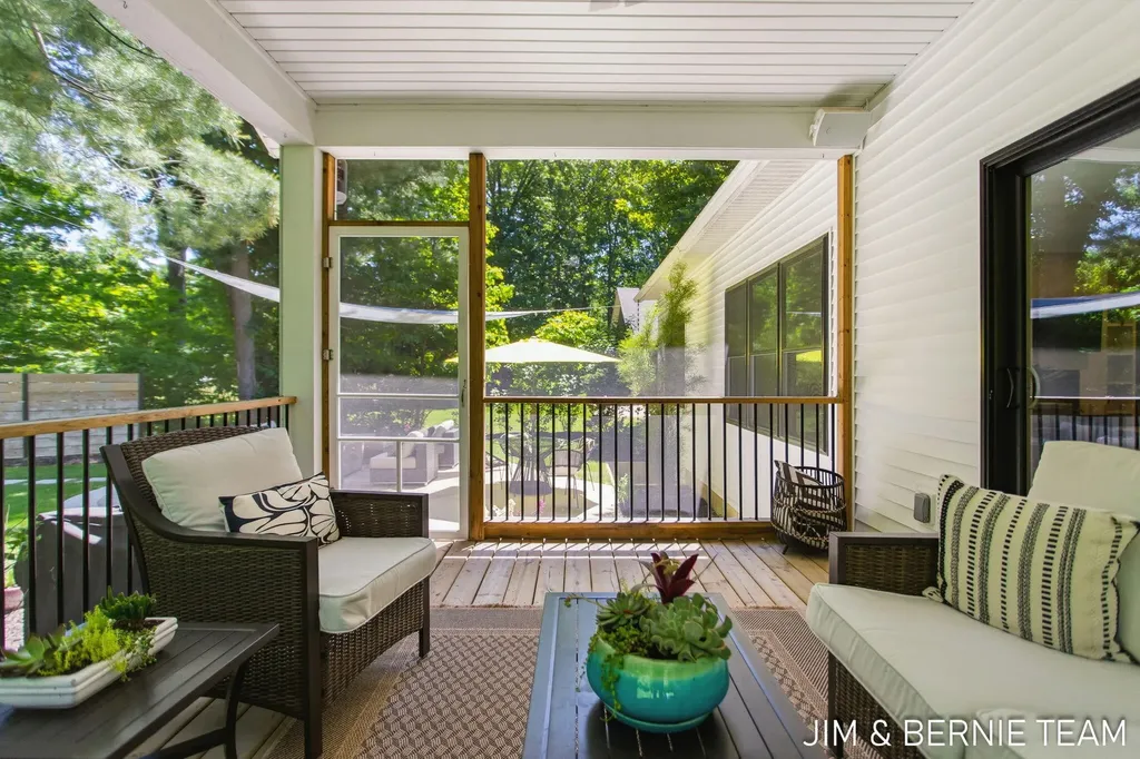 6225 Lighthouse Court Saugatuck Township MI 49453