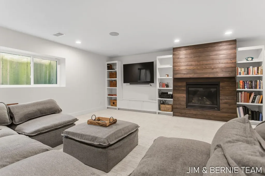 6225 Lighthouse Court Saugatuck Township MI 49453