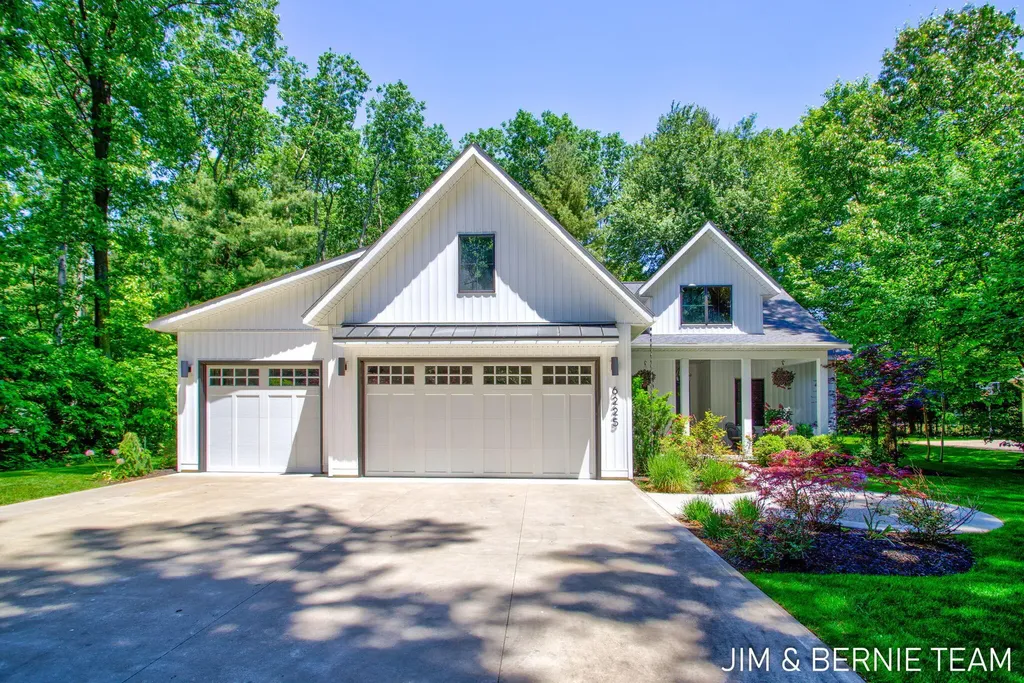 6225 Lighthouse Court Saugatuck Township MI 49453
