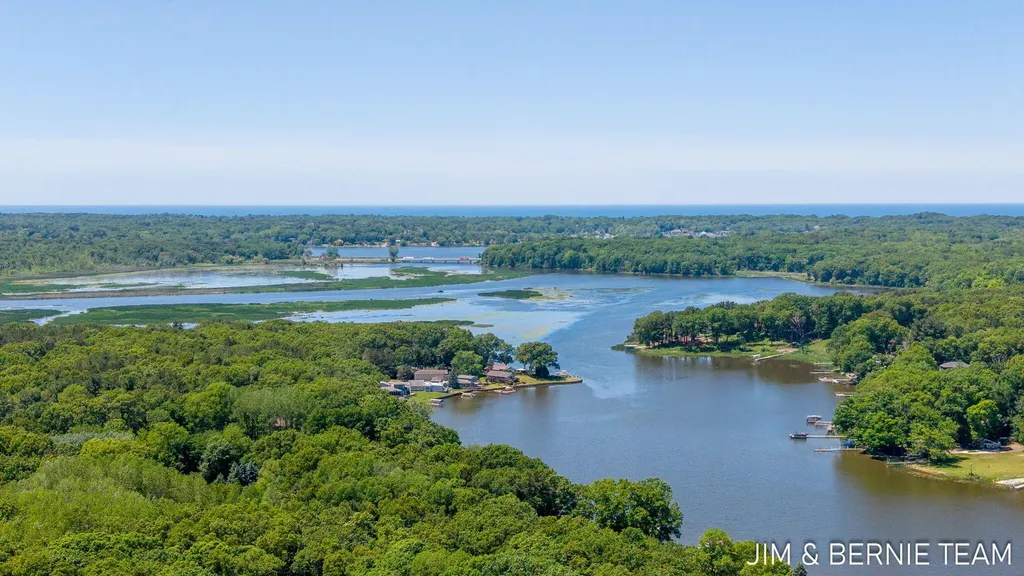 6225 Lighthouse Court Saugatuck Township MI 49453