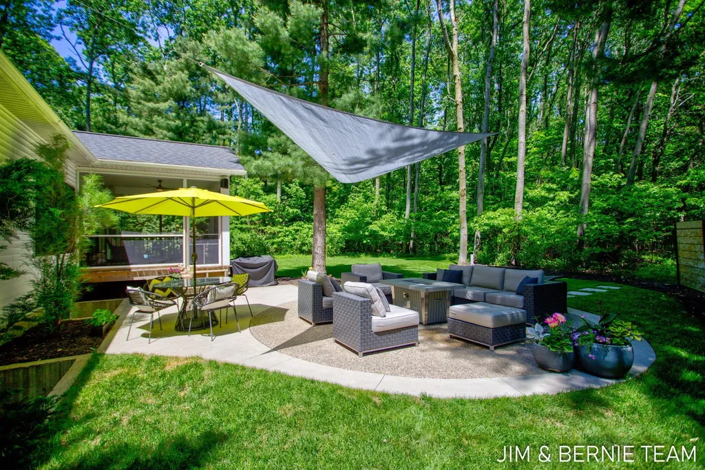 6225 Lighthouse Court Saugatuck Township MI 49453
