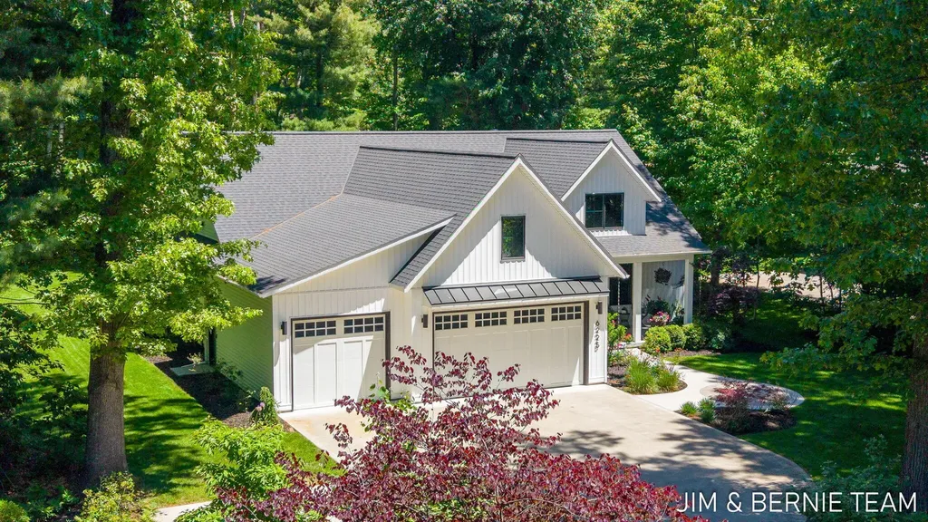 6225 Lighthouse Court Saugatuck Township MI 49453