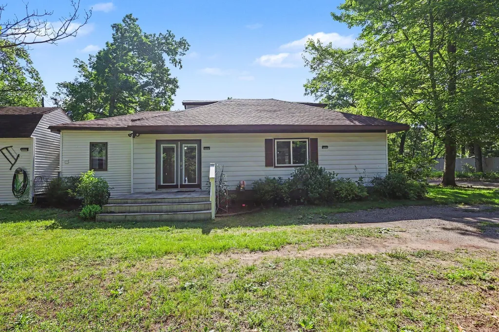 522 W Englewood Avenue Lakewood Club Village MI 49457