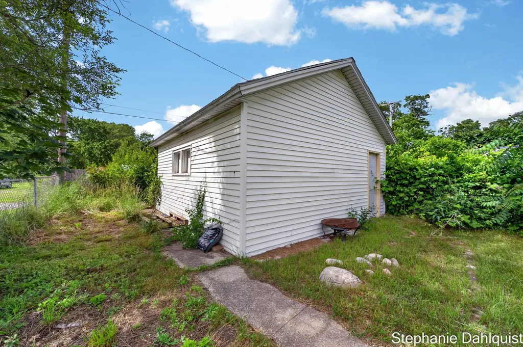 326 Mason Avenue Muskegon City MI 49441