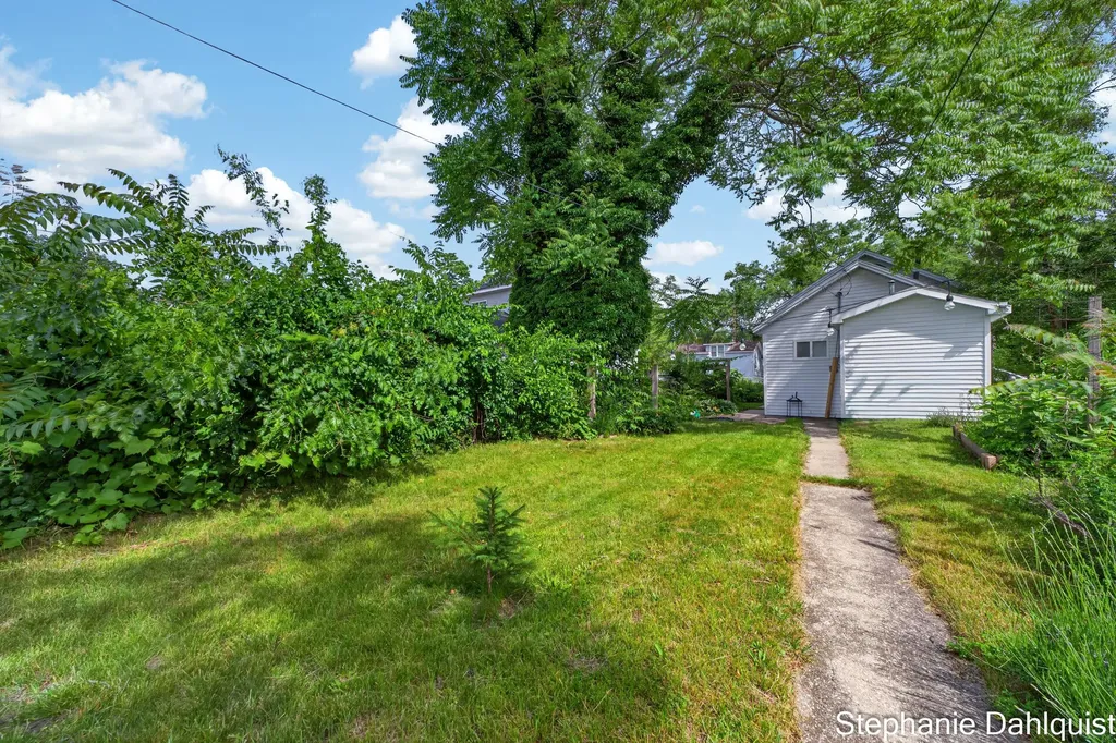 326 Mason Avenue Muskegon City MI 49441