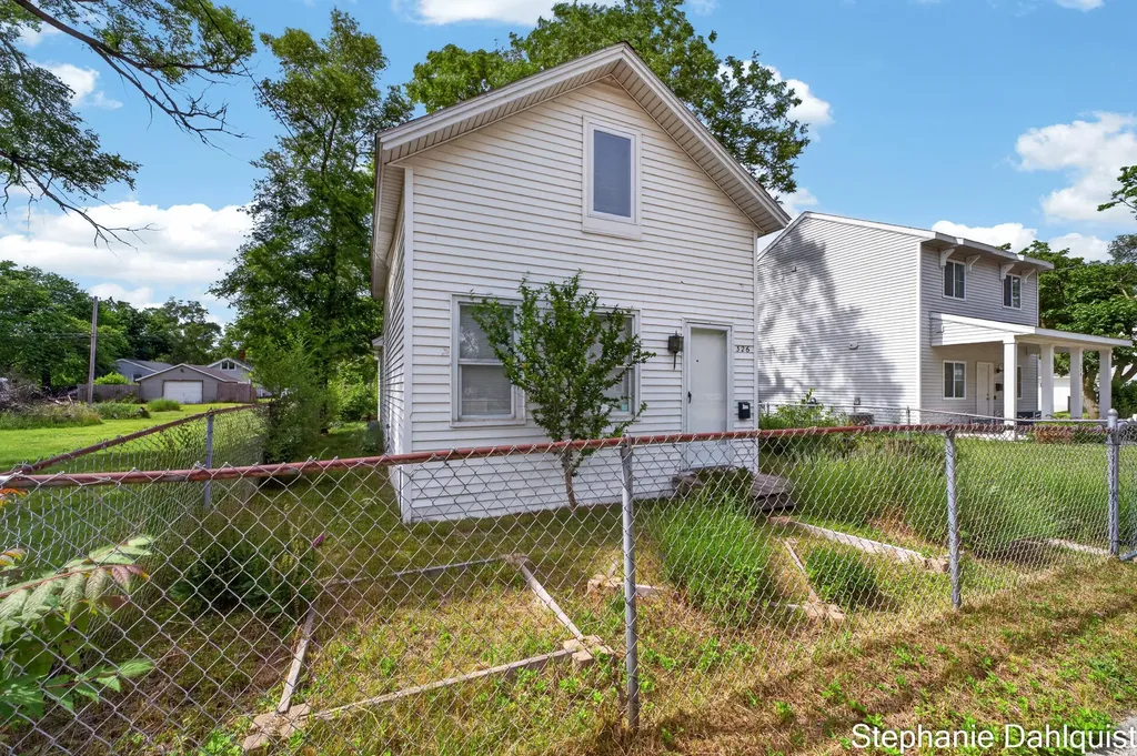 326 Mason Avenue Muskegon City MI 49441