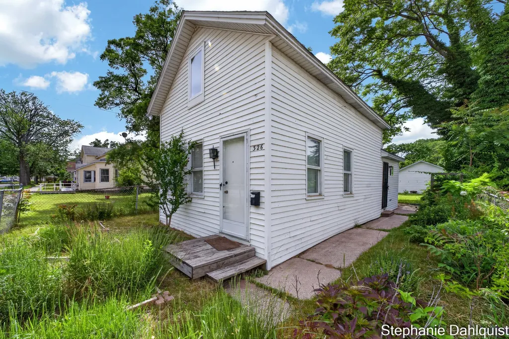 326 Mason Avenue Muskegon City MI 49441