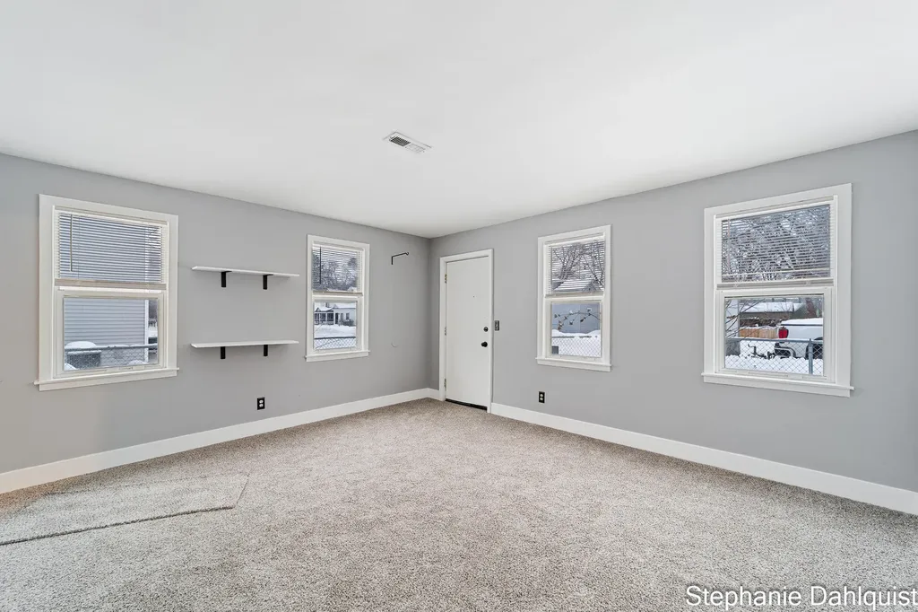 326 Mason Avenue Muskegon City MI 49441