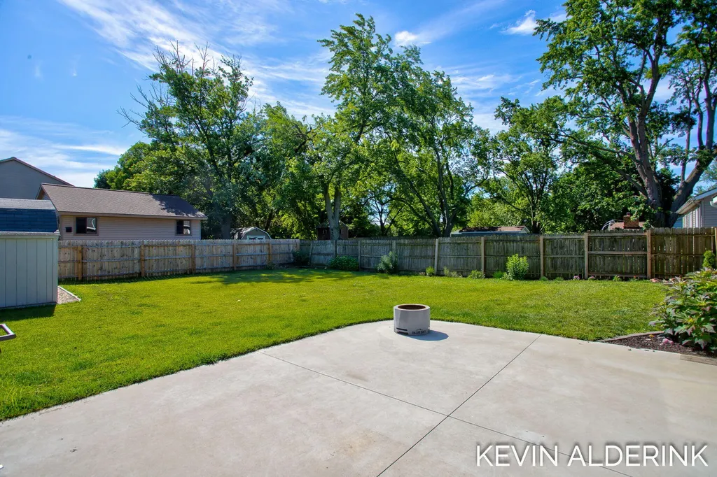 1738 92nd Avenue Zeeland Charter Township MI 49464