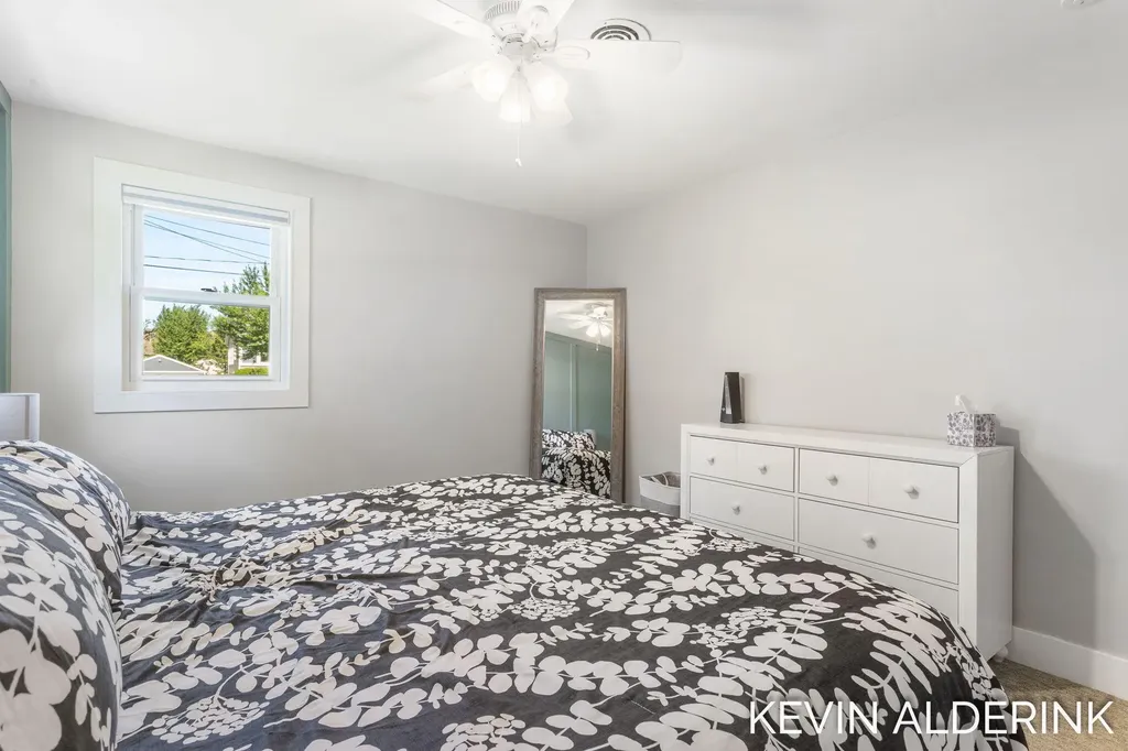 1738 92nd Avenue Zeeland Charter Township MI 49464