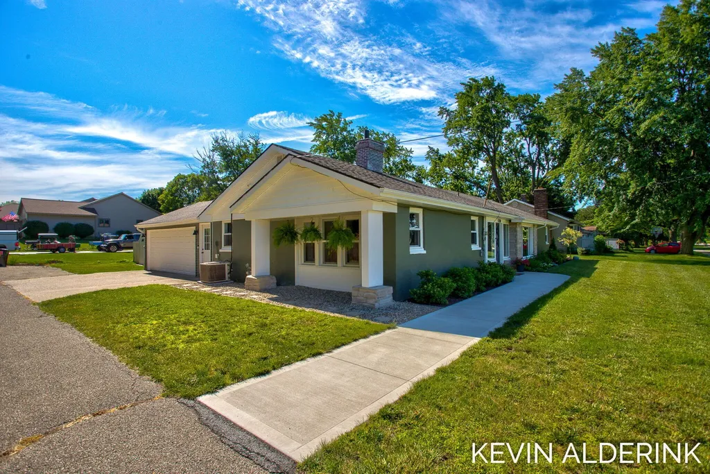 1738 92nd Avenue Zeeland Charter Township MI 49464