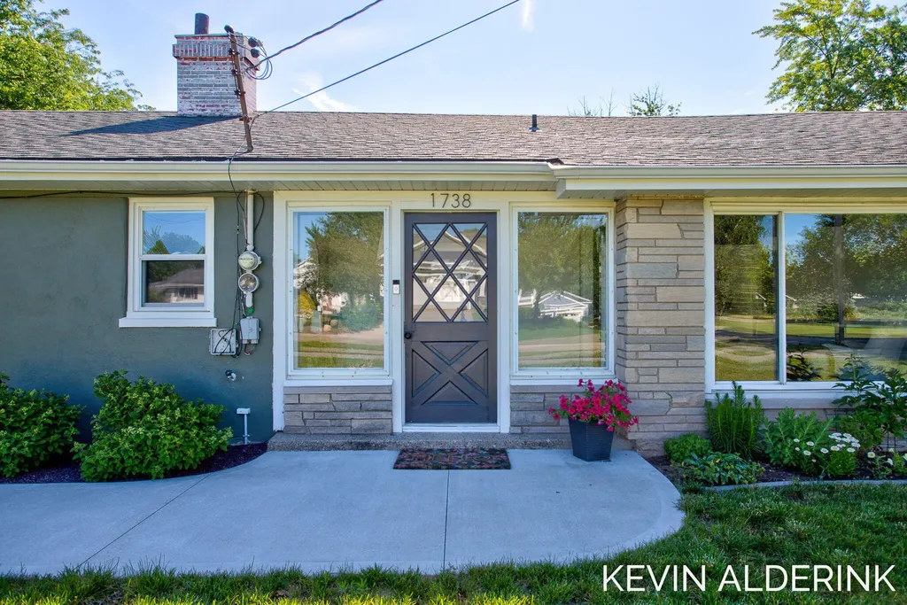 1738 92nd Avenue Zeeland Charter Township MI 49464