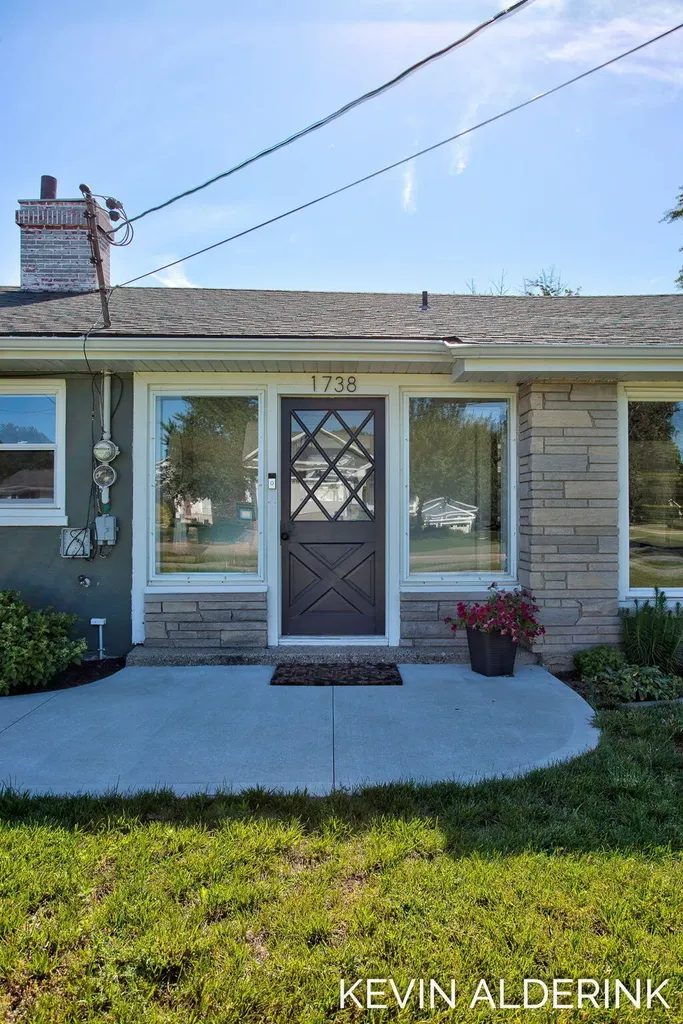 1738 92nd Avenue Zeeland Charter Township MI 49464