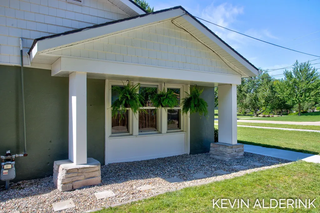 1738 92nd Avenue Zeeland Charter Township MI 49464