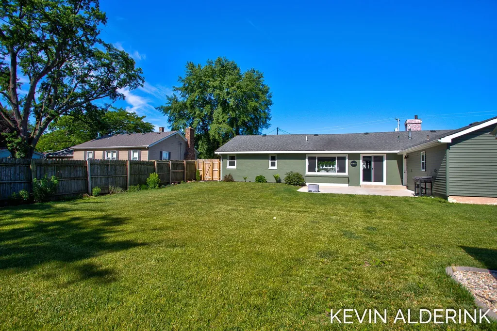 1738 92nd Avenue Zeeland Charter Township MI 49464