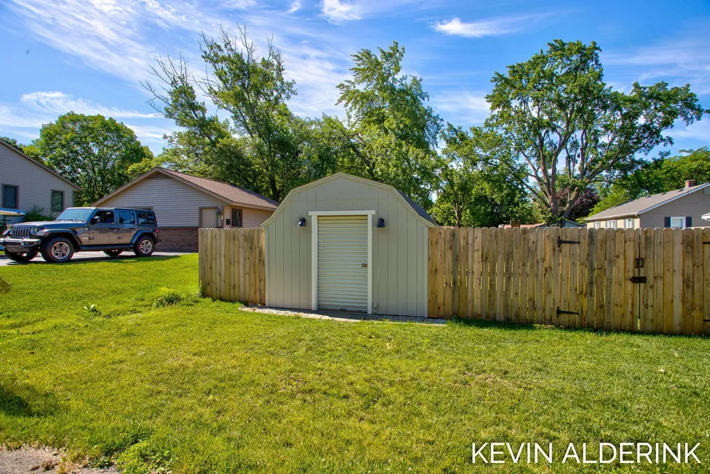 1738 92nd Avenue Zeeland Charter Township MI 49464
