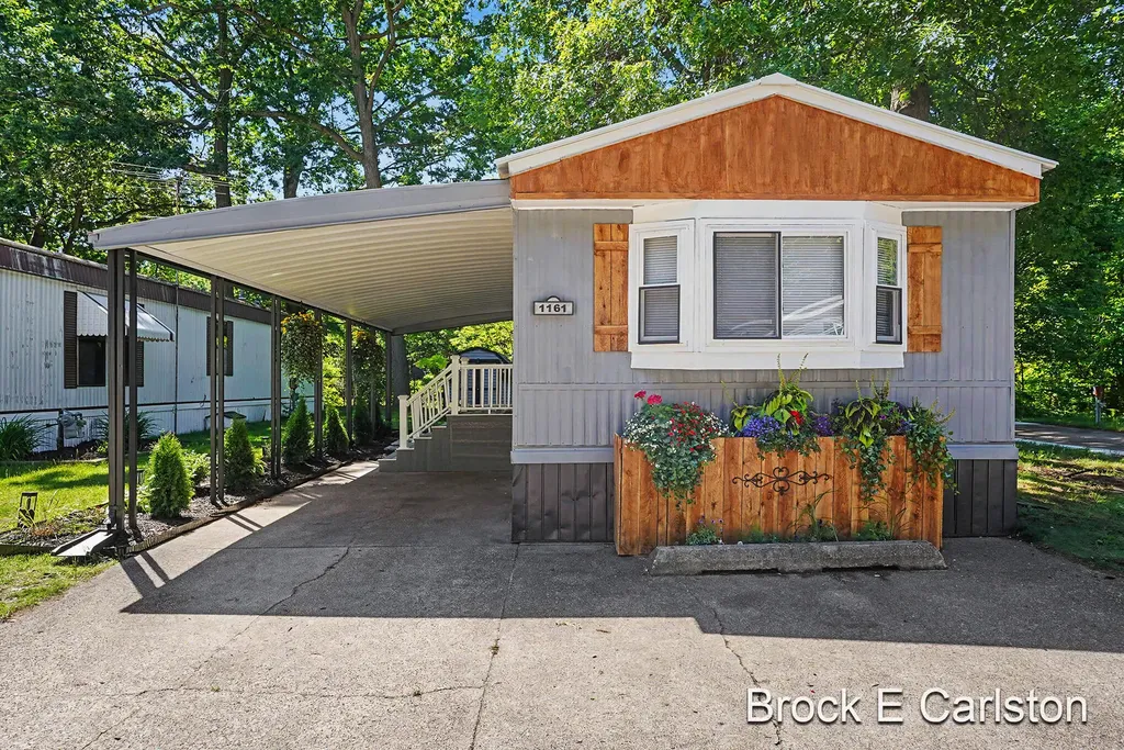 1161 Calgary Drive Norton Shores City MI 49444