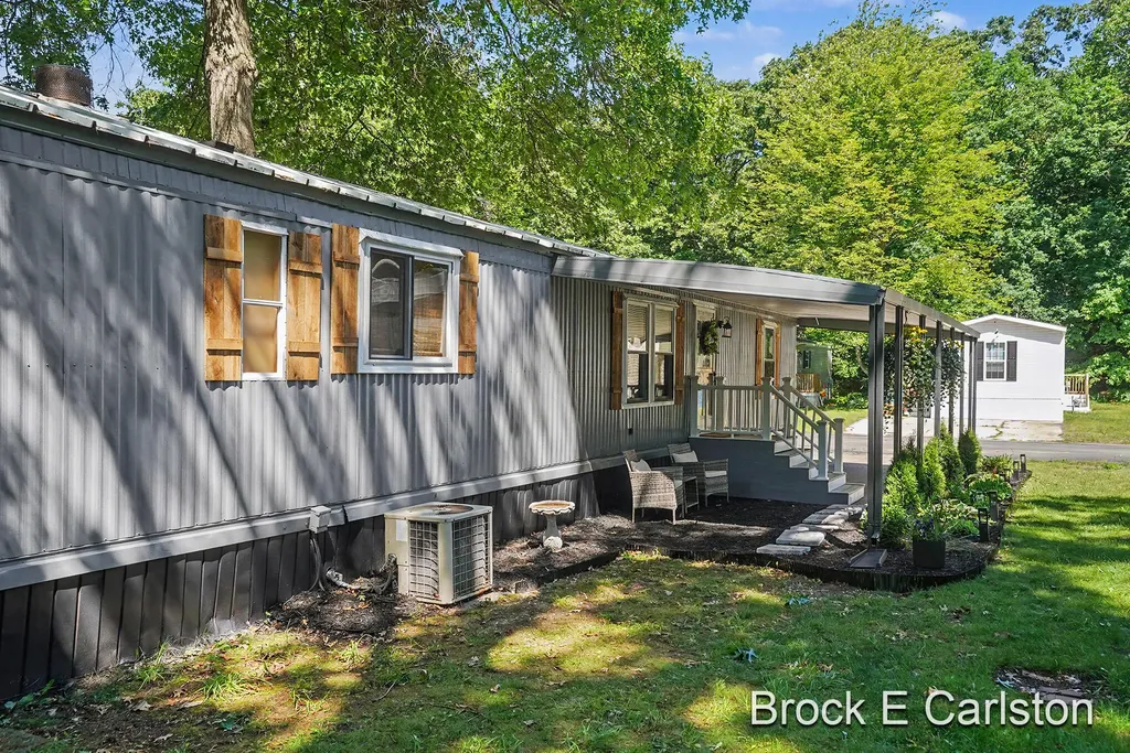 1161 Calgary Drive Norton Shores City MI 49444