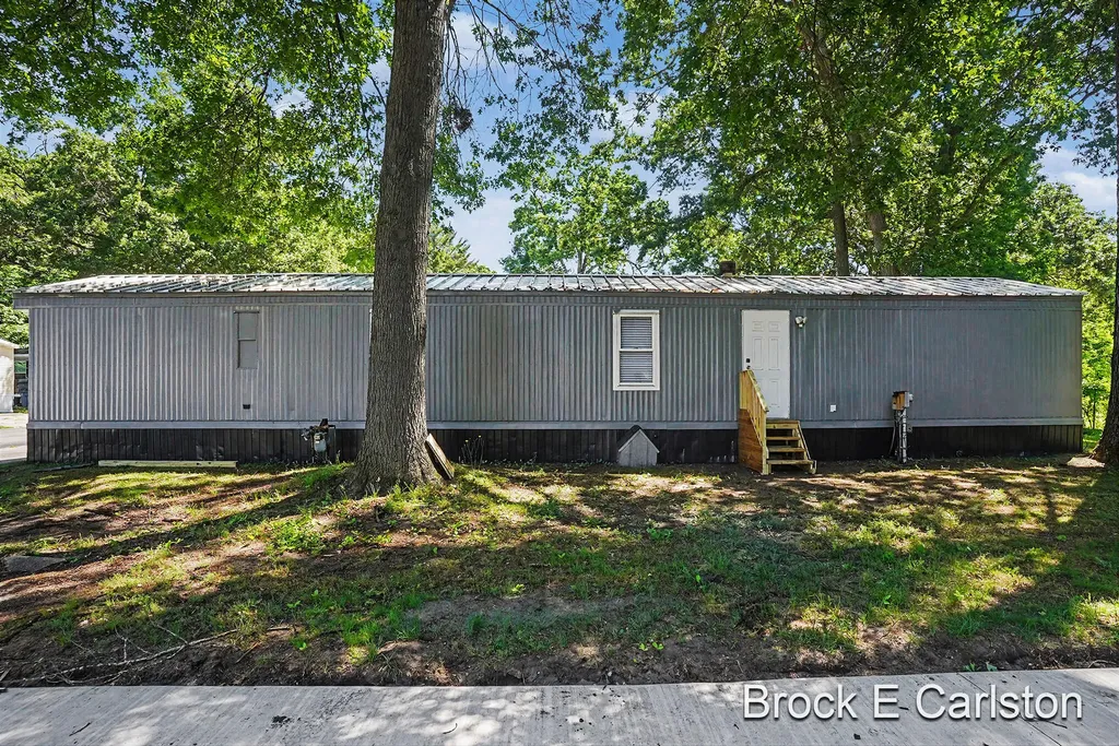 1161 Calgary Drive Norton Shores City MI 49444