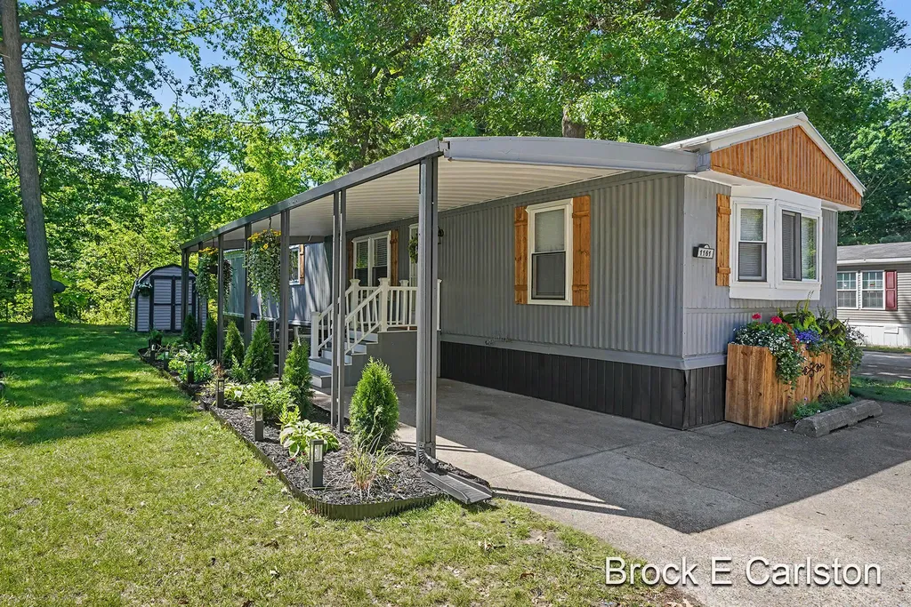 1161 Calgary Drive Norton Shores City MI 49444